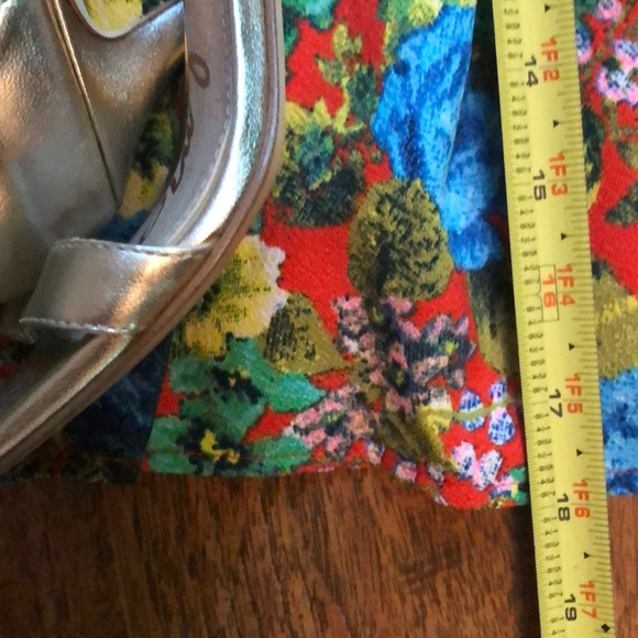 Sugar + Lips Floral Skirt - Picture 12 of 12